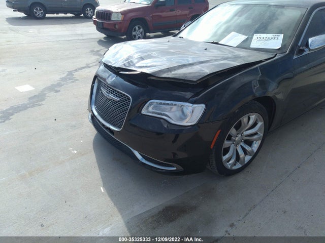2C3CCAAGXJH253737 Chrysler 300 Touring