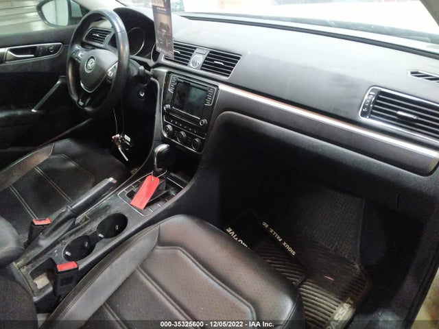 1VWDT7A30HC018385 Volkswagen Passat R-line W/comfort Pkg