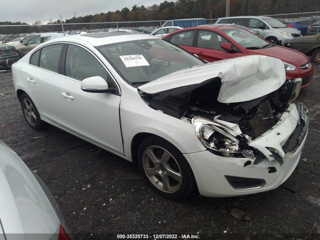 2013 YV1612FS4D2181779 main image