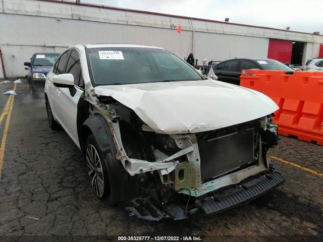 2018 Subaru Legacy, VIN: 4S3BNAD64J3037390