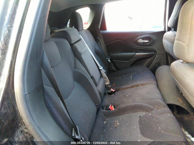 1C4PJLCB7KD370125 Jeep Cherokee Latitude