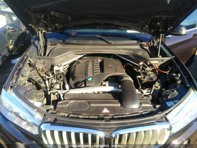 2015 BMW X5, VIN: 5UXKR0C51F0K56810
