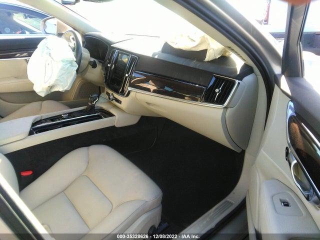 2018 Volvo S90, VIN: LVY102AK9JP050025