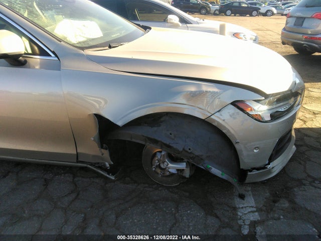 2018 Volvo S90, VIN: LVY102AK9JP050025