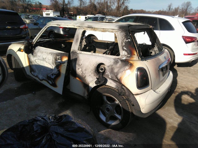 2009 MINI COOPER WMWMF33529TT69184 Photo 2