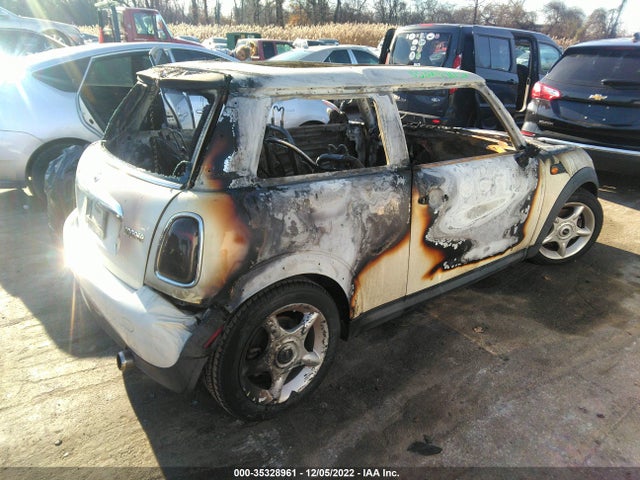 2009 MINI COOPER WMWMF33529TT69184 Photo 3