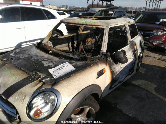 2009 MINI COOPER WMWMF33529TT69184 Photo 5