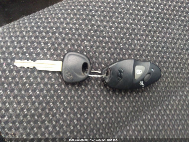 2004 HYUNDAI TIBURON VIN: KMHHM65DX4U115303