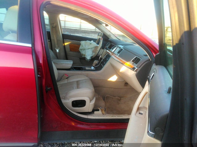 Lincoln MKS 2011 1LNHL9DR7BG608739 Image 10