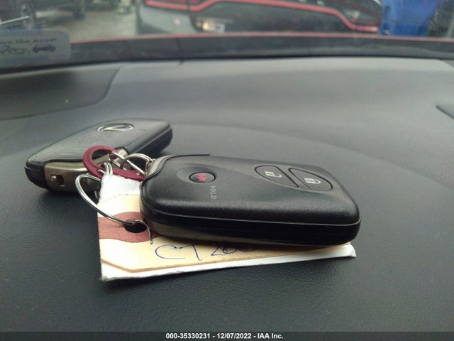 Lexus CT 200H 2011 JTHKD5BH5B2043851 Image 3
