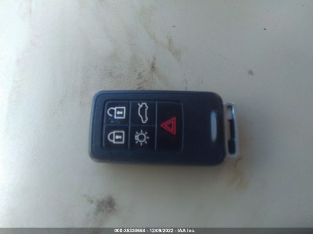YV1BW982281053462 Volvo V70