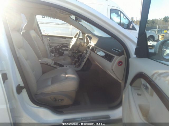 YV1BW982281053462 Volvo V70