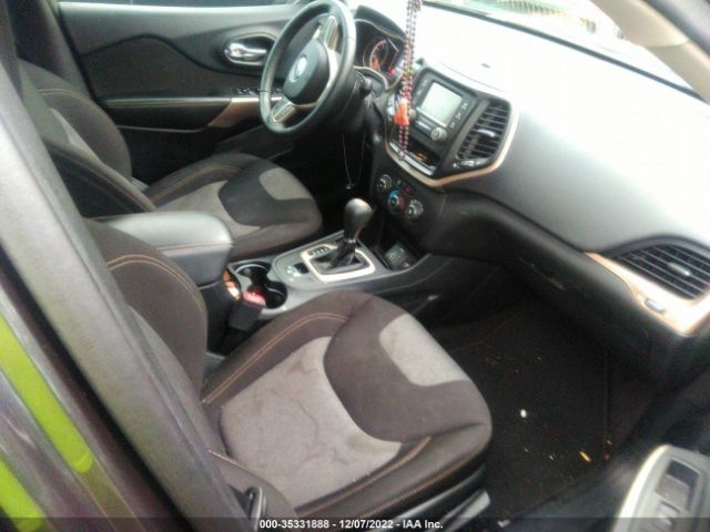 1C4PJLAB0HW640604 Jeep Cherokee Sport