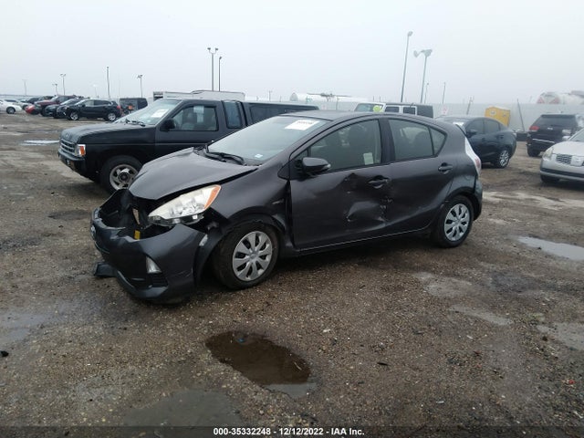 35332248 :رقم المزاد ، JTDKDTB36D1557517 vin ، 2013 Toyota Prius C One/two/three/four مزاد بيع