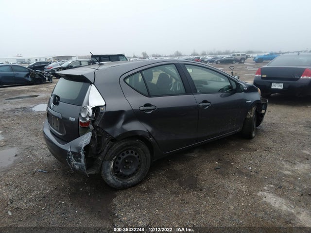 35332248 :رقم المزاد ، JTDKDTB36D1557517 vin ، 2013 Toyota Prius C One/two/three/four مزاد بيع