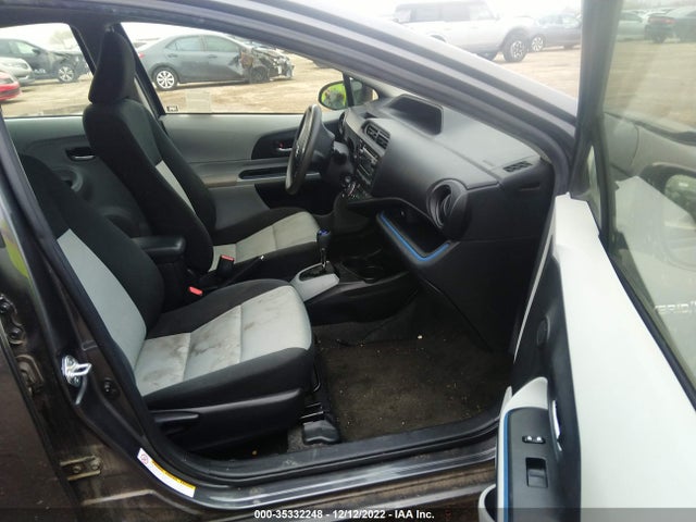 35332248 :رقم المزاد ، JTDKDTB36D1557517 vin ، 2013 Toyota Prius C One/two/three/four مزاد بيع