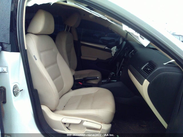 3VWDB7AJ9JM238372 Volkswagen Jetta 1.4t