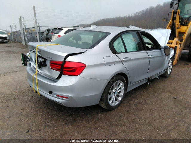 BMW 3 Series 320i Xdrive 2018 WBA8E5G53JNU47376 Image 4