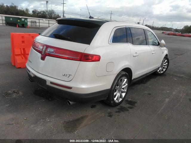 Lincoln MKT 2011 2LMHJ5FR5BBJ53185 Image 5