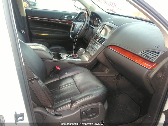 2011 LINCOLN MKT VIN: 2LMHJ5FR5BBJ53185