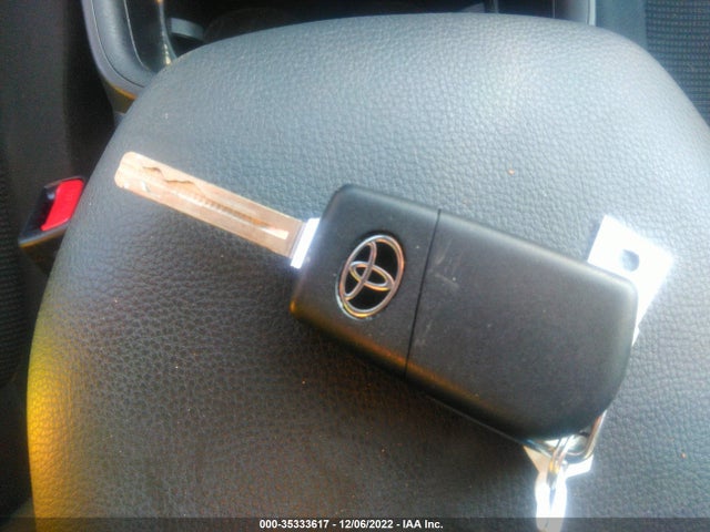 2022 Toyota RAV4, VIN: 2T3H1RFV7NC181836