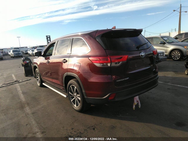 Toyota Highlander 2018 5TDKZRFH5JS261848 Image 3