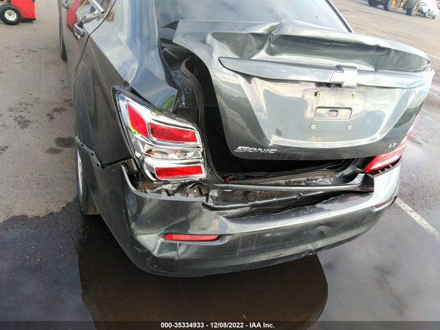 2018 Chevrolet Sonic, VIN: 1G1JD5SH2J4110317