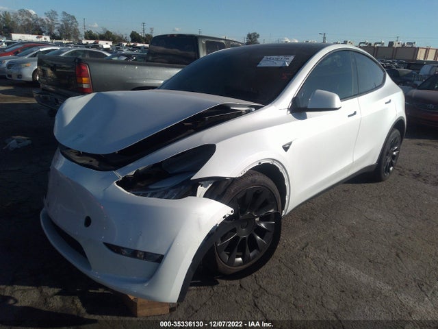 Tesla Model Y Long Range 2022 7SAYGDEE0NF453394 Image 2