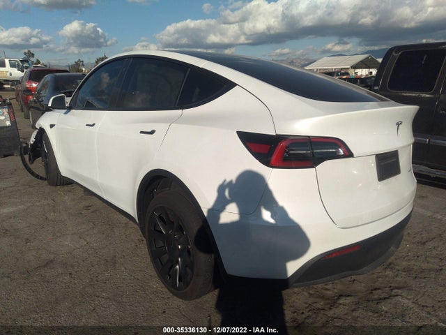 Tesla Model Y Long Range 2022 7SAYGDEE0NF453394 Image 3