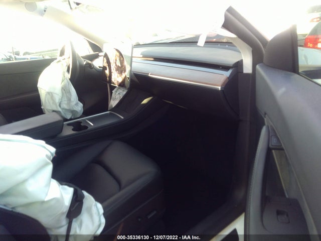 Tesla Model Y Long Range 2022 7SAYGDEE0NF453394 Image 5