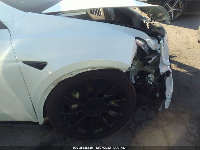 Tesla Model Y Long Range 2022 7SAYGDEE0NF453394 Image 6
