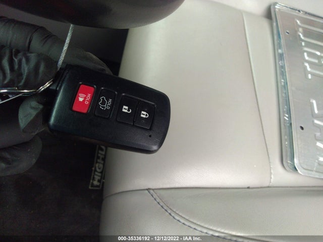 2018 TOYOTA HIGHLANDER SE/XLE VIN: 5TDJZRFH9JS840725