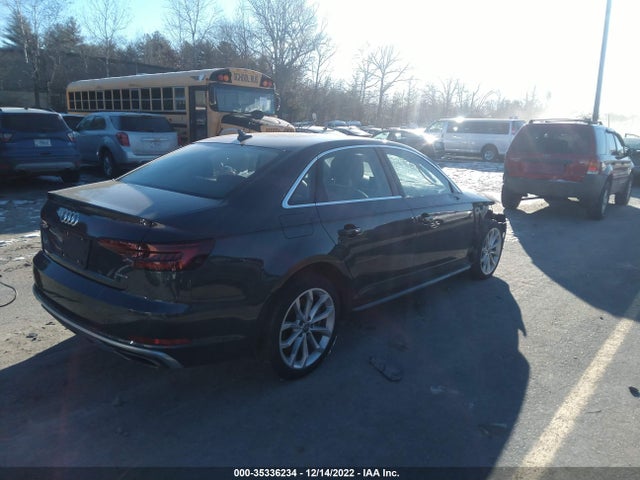 2019 Audi A4, VIN: WAUENAF44KA074359