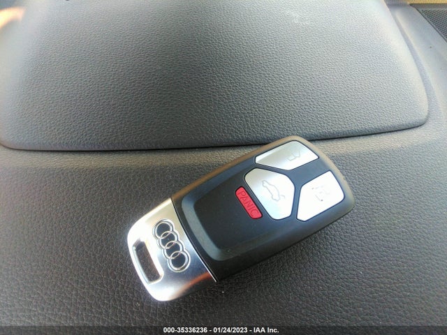 WA1VAAF72HD044433 Audi Q7 Prestige