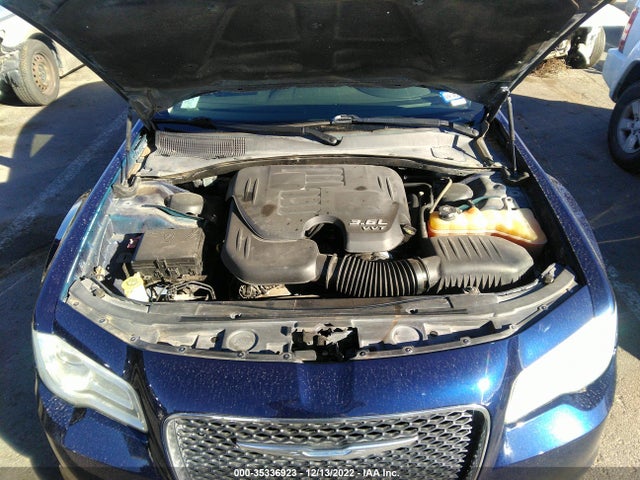 2015 Chrysler 300, VIN: 2C3CCAAG1FH893925