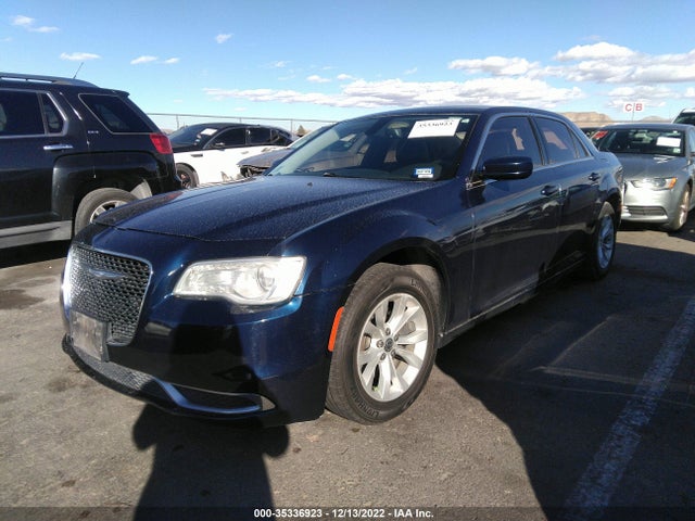 2015 Chrysler 300, VIN: 2C3CCAAG1FH893925