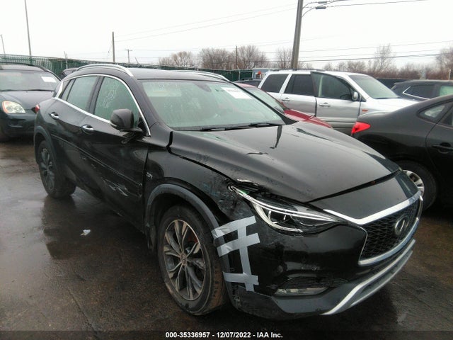 2018 Infiniti QX30, VIN: SJKCH5CR5JA004177