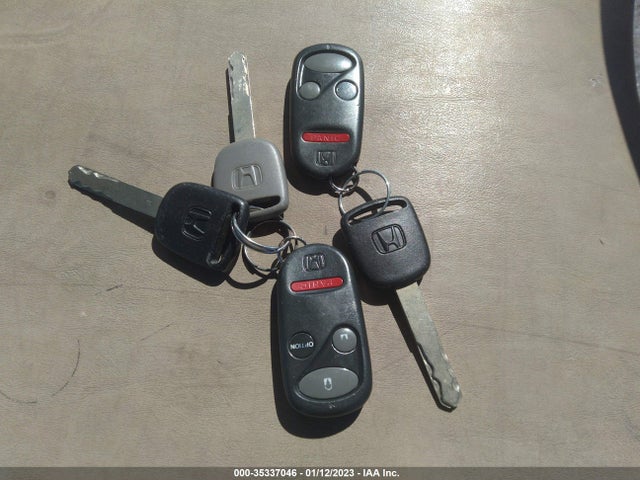 2003 HONDA PILOT LX VIN: 2HKYF18143H584883