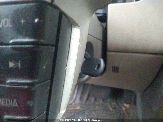 Lincoln MKX 2010 2LMDJ8JC1ABJ21271 Image 11