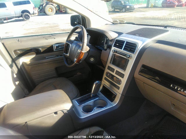 Lincoln MKX 2010 2LMDJ8JC1ABJ21271 Image 5