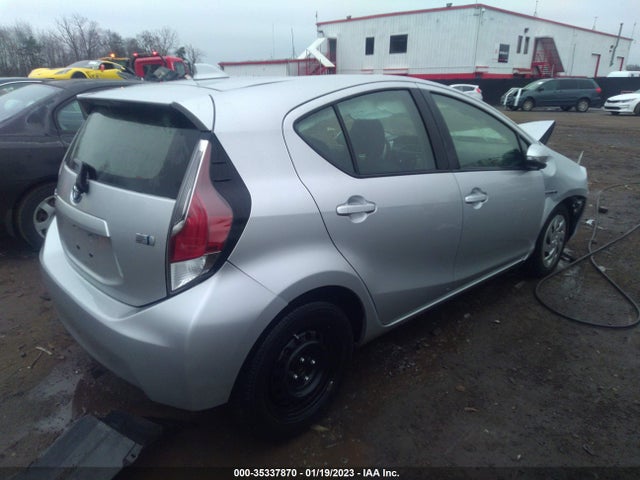 2016 Toyota Prius, VIN: JTDKDTB3XG1135870