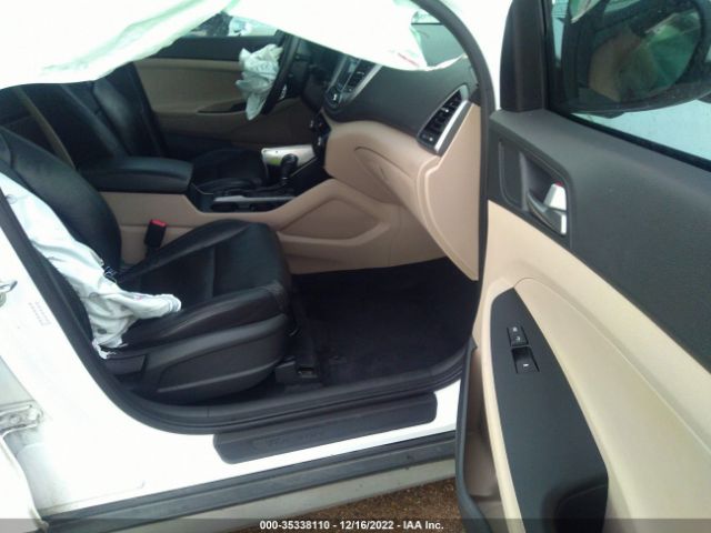 KM8J33A26HU580545 Hyundai Tucson Value