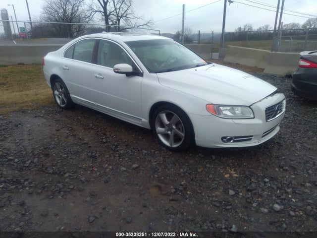 2010 YV1992AH1A1120876 main image