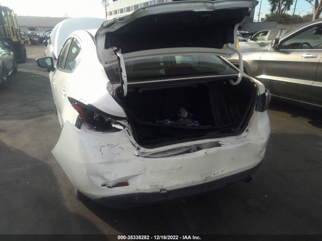 2018 Toyota Yaris, VIN: 3MYDLBYV9JY323721