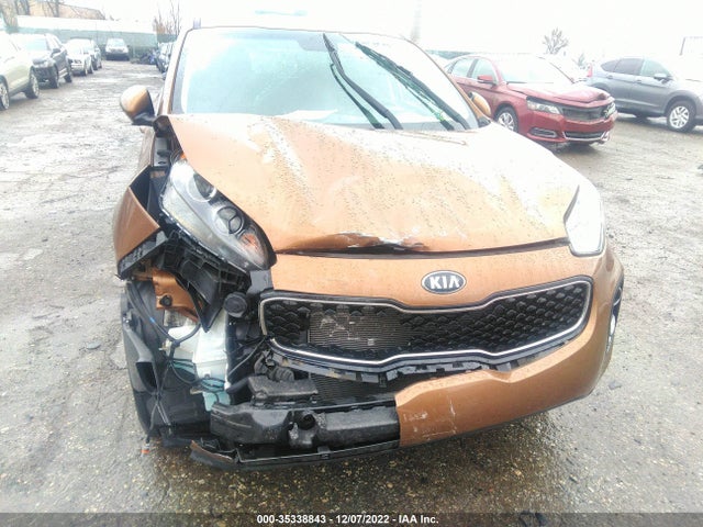 2018 KIA SPORTAGE LX VIN: KNDPMCAC1J7447491