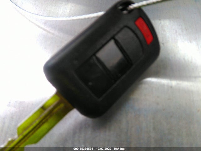 JA4AZ2A31HZ017695 Mitsubishi Outlander Es