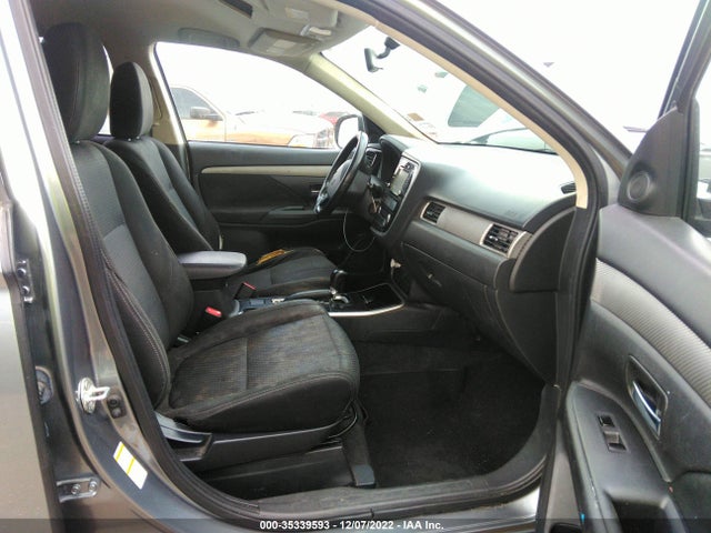 JA4AZ2A31HZ017695 Mitsubishi Outlander Es