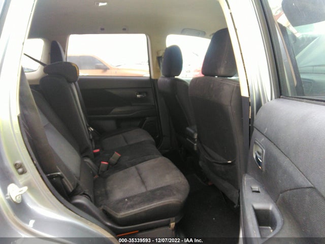 JA4AZ2A31HZ017695 Mitsubishi Outlander Es