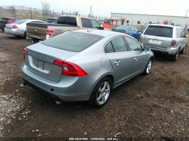 Volvo S60 T5 2013 YV1612FS4D2202713 Image 4