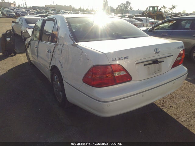 Lexus LS 430 2002 JTHBN30F120075999 Image 3